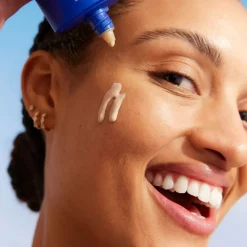 Future Fluid SPF 50+ - Let solbeskyttelse med zink