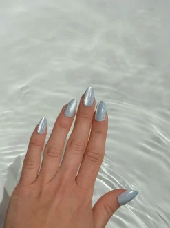 Glacier Blue - Reusable Instant Press-on Manicure
