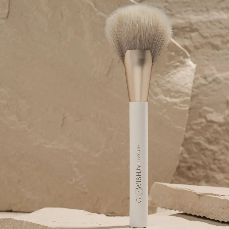 Glowish - Airbrush finish - Complexion brush