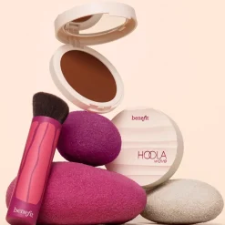 Hoola Wavemaker bronzing balm brush