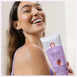 KP Body Scrub Strawberry - Bodyscrub med AHA Jordbærduft Omgående virk