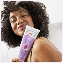 KP Body Scrub Strawberry - Bodyscrub med AHA Jordbærduft Omgående virk