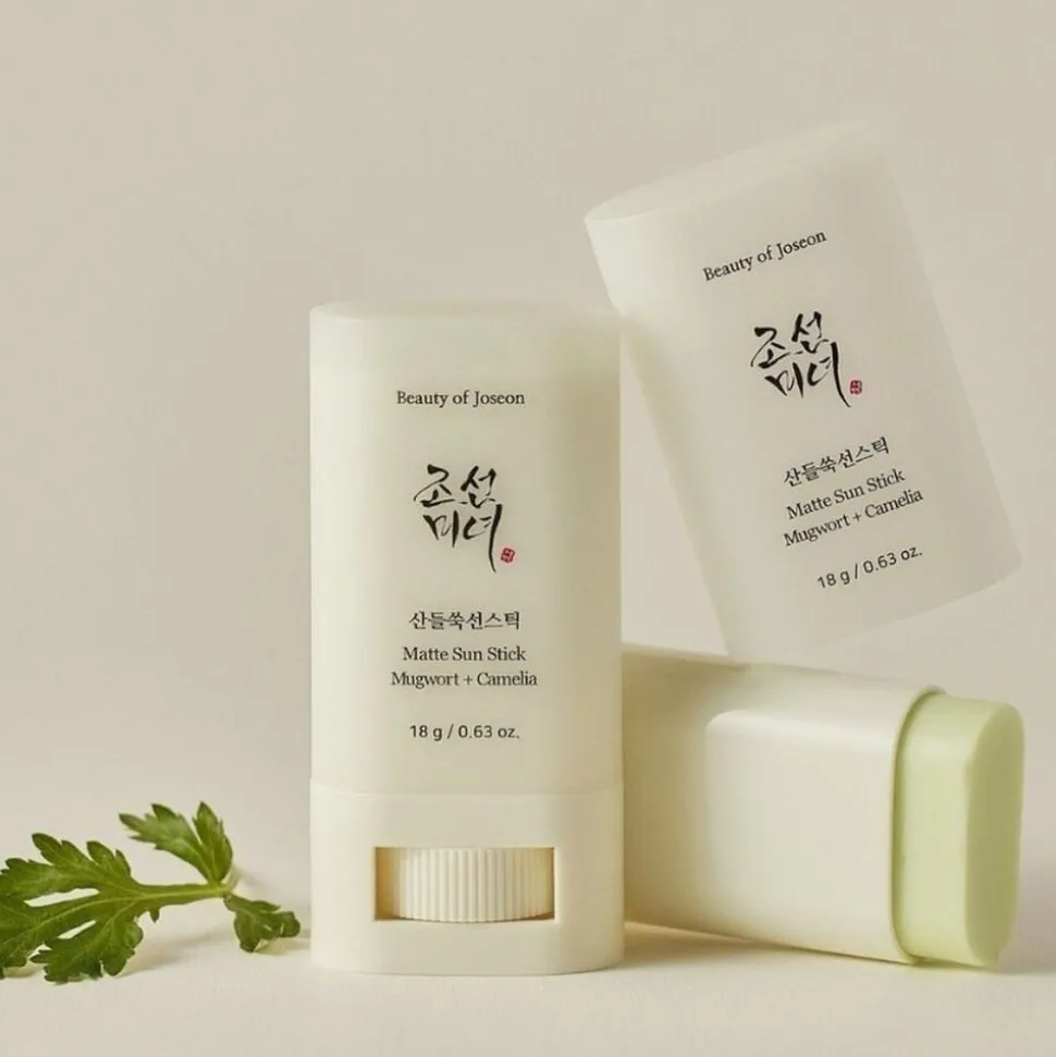Matte Sun Stick : Mugwort + Camelia