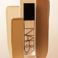 Natural Radiant - Longwear Foundation