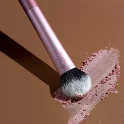 REAL TECHNIQUES TAPERED CHEEK BRUSH