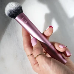 REAL TECHNIQUES TAPERED CHEEK BRUSH