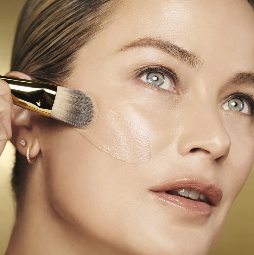 Re-Nutriv Ultra Radiance Liquid Makeup SPF20