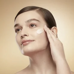 Revitalizing Supreme+ Youth Power Creme
