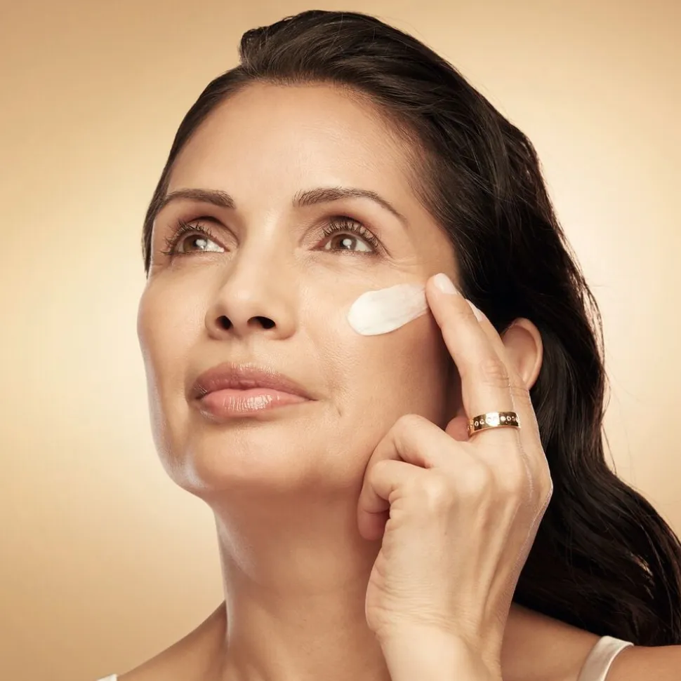Revitalizing Supreme+ Youth Power Creme