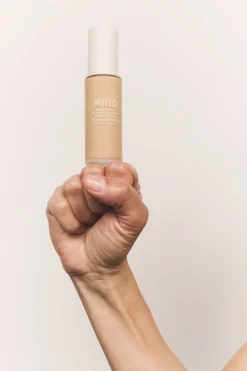 Skin Light - Natural Liquid Foundation