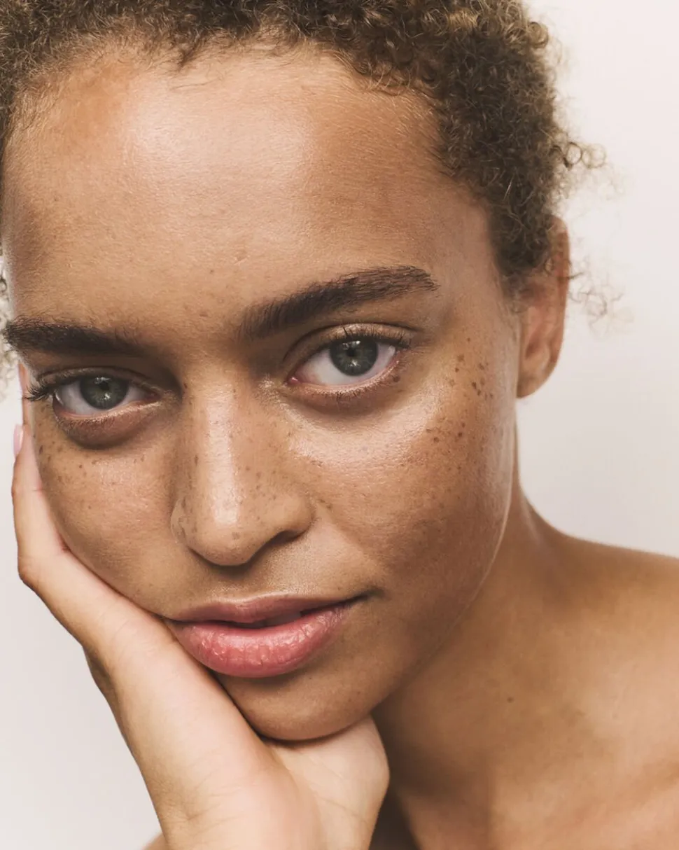 Skin Light - Natural Liquid Foundation